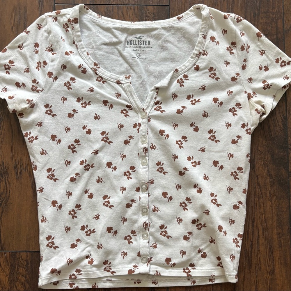 Hollister Women's Floral Button-Up Blouse - White and Brown